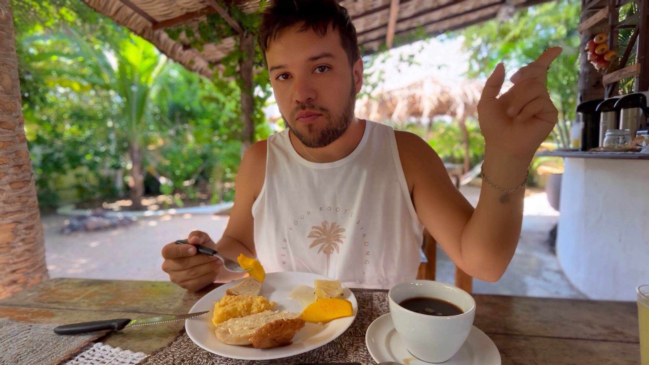 O PIOR HOTEL DE JERI | A NOSSA EXPERIÊNCIA REAL DE HOSPEDAGEM NO LA TAPERA HOSTEL E CAMPING | CEARÁ